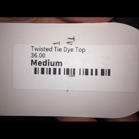 Twisted tie dye Top Cold Shoulder - Picture 6 of 10